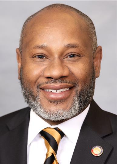 Headshot of  Amos L. Quick, III