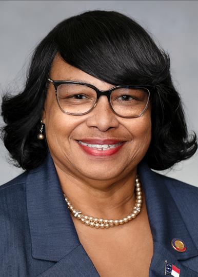 Headshot of  Gloristine Brown